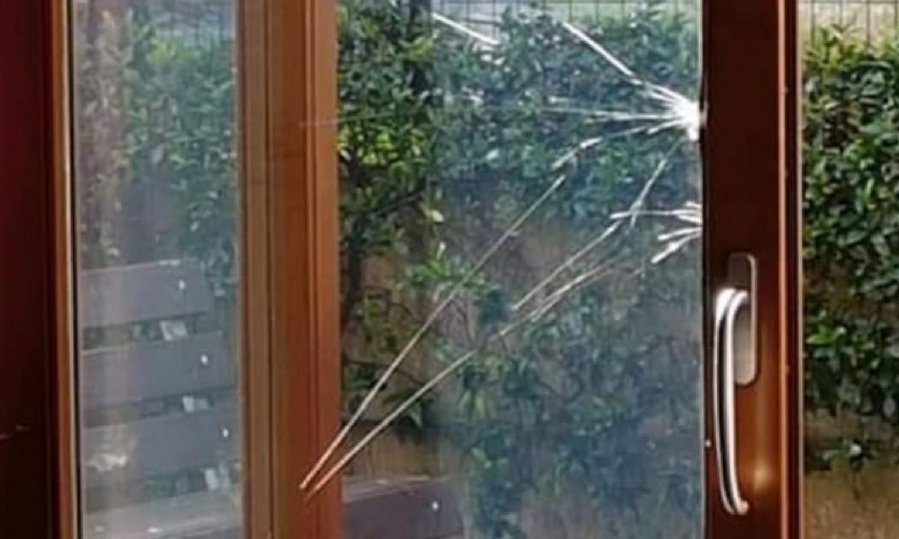 Tentativo di incursione a casa dell’attore comasco Leo Valli, la denuncia sui social