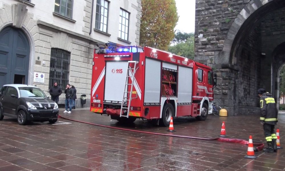 Como, allagamento in un locale con reperti archeologici del liceo Ciceri