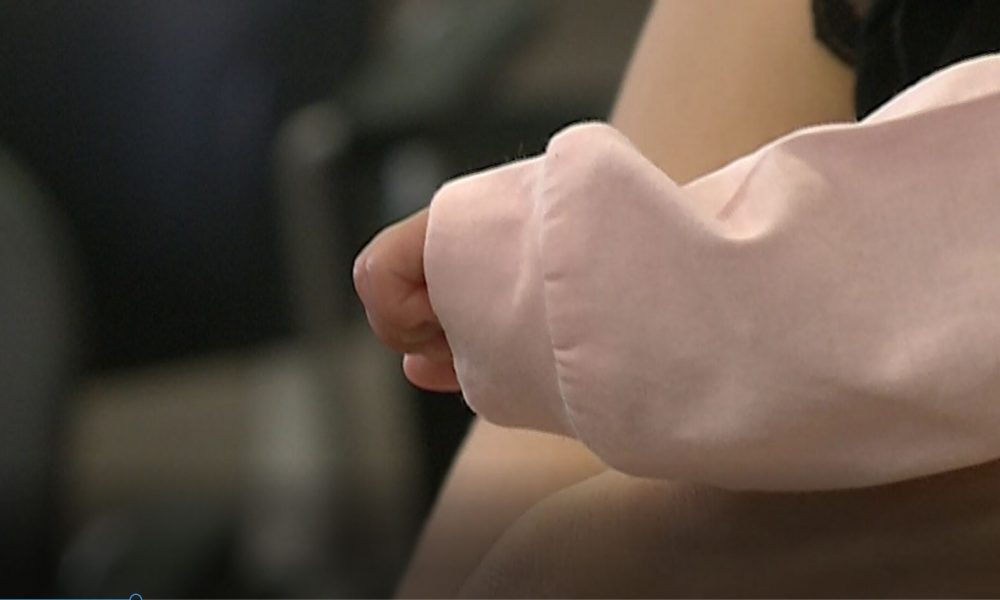 Cernobbio, maltrattamenti ai bimbi del nido. Condannata a 4 anni l’educatrice dell’asilo