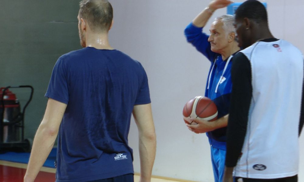 Basket, Cantù cerca il riscatto. Domani la sfida contro Pistoia