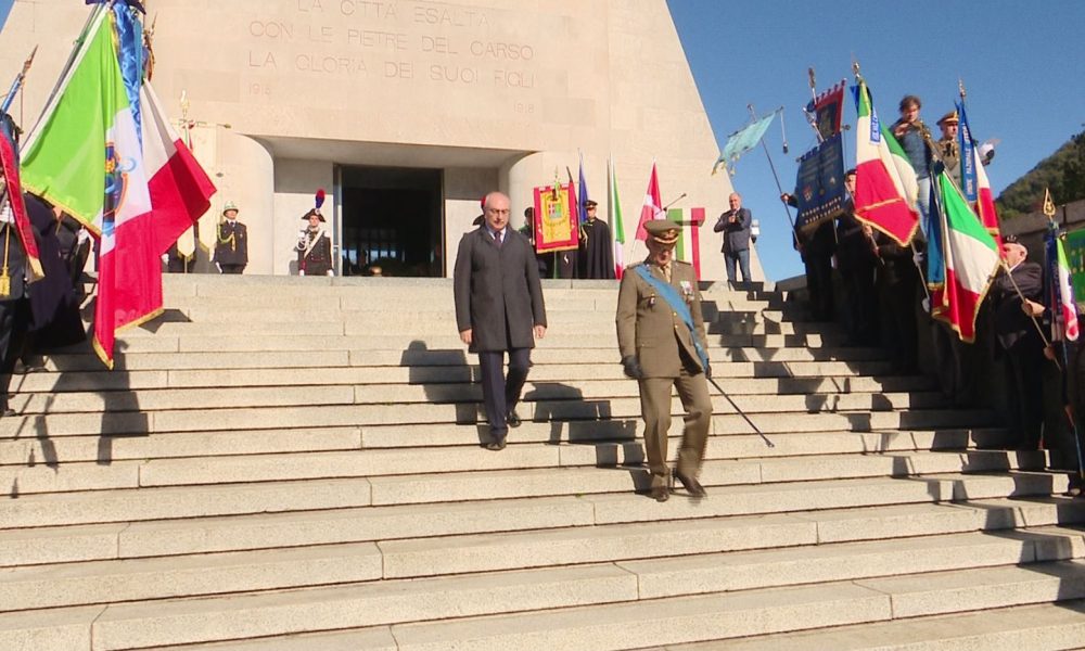 4 novembre, la cerimonia al monumento ai caduti. Landriscina: “E’ bene che i nostri giovani ricordino”