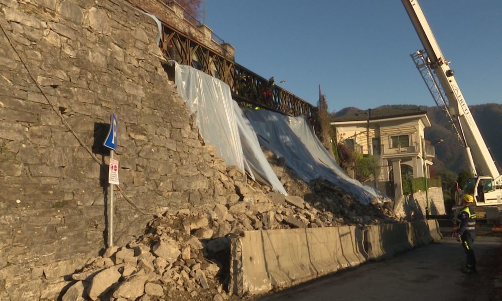 Frana di Cernobbio, montato il ponte Bailey. Il sindaco: “Conto di riaprire tra mercoledì e giovedì”