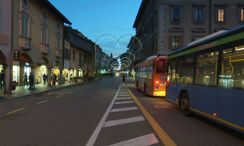 La chiusura di via Milano manda in tilt il traffico. Retromarcia sul provvedimento: strada riaperta