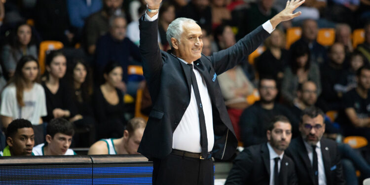 Cesare Pancotto durante la partita del Campionato Legabasket Serie A 2019/20 fra Acqua S.Bernardo Cant e Fortitudo Pompea Bologna.  Basket - Desio 24/11/2019 - Walter Gorini/PallCantu © All Rights Reserved