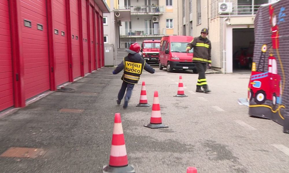 Vigili del fuoco in festa per la patrona, attività per i bimbi e visite in caserma