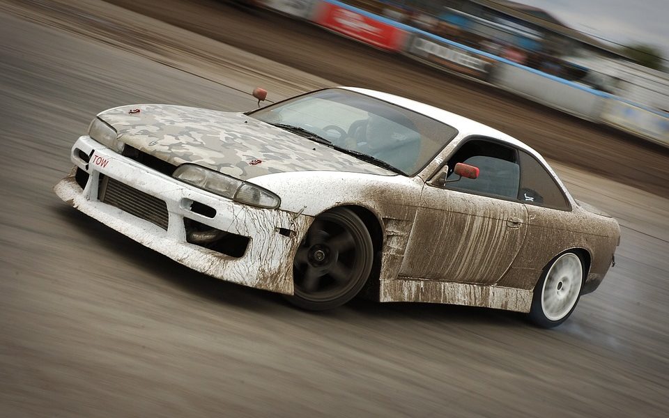 Dervio, evoluzioni alla “Fast and Furious”: multa salata a due automobilisti lecchesi