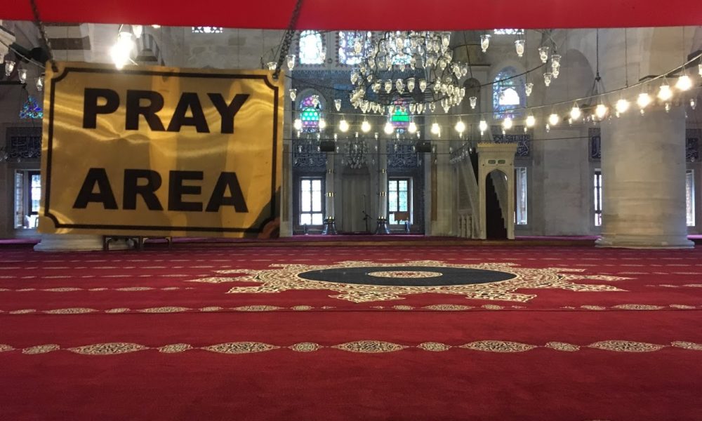 Moschee e luoghi di culto, la Consulta boccia il piano della Lombardia. Le reazioni di Fontana e Salvini