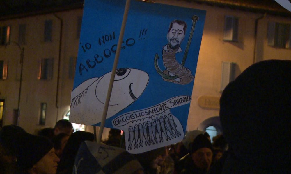 Prima assemblea comasca per il movimento delle Sardine, l’incontro domani in via Grandi