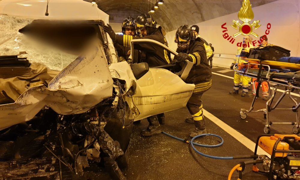 Tangenziale di Como: due incidenti in poche ore nello stesso tratto, traffico in tilt