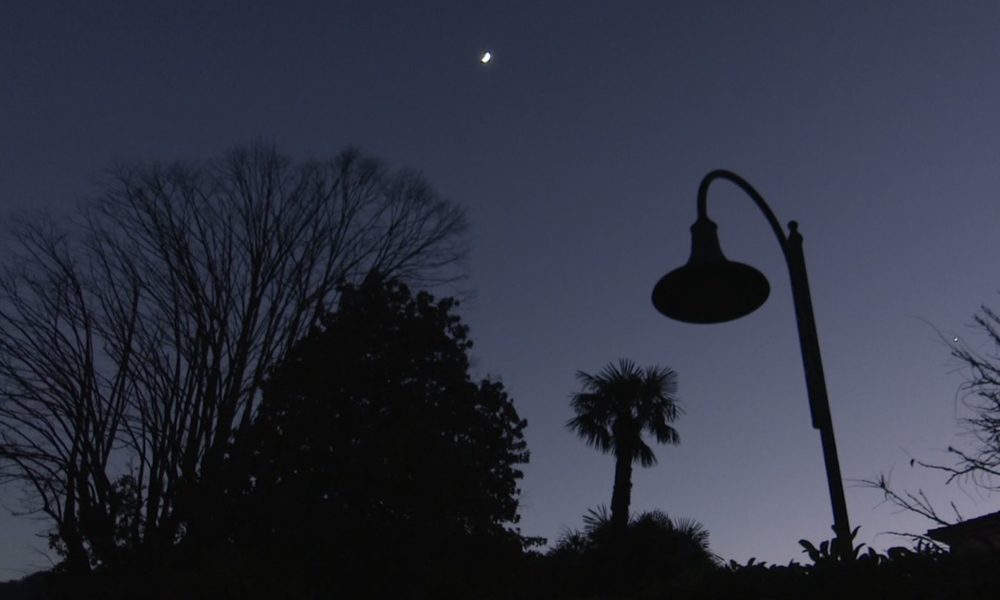 Passeggiata Lino Gelpi ancora al buio, rabbia e preoccupazione