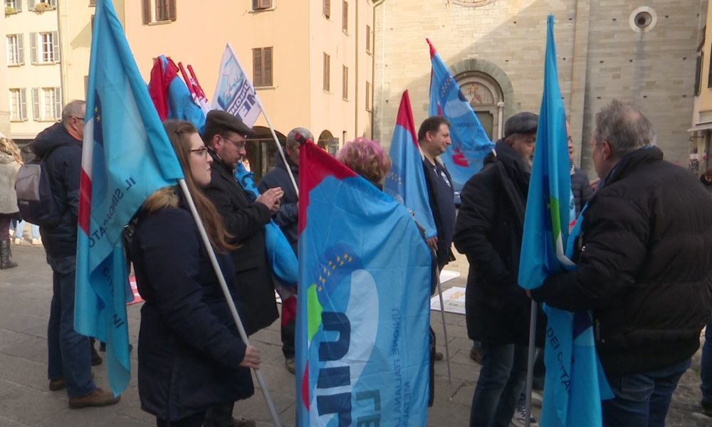 Gruppo Whirlpool, la protesta dei lavoratori della Ventures a Como