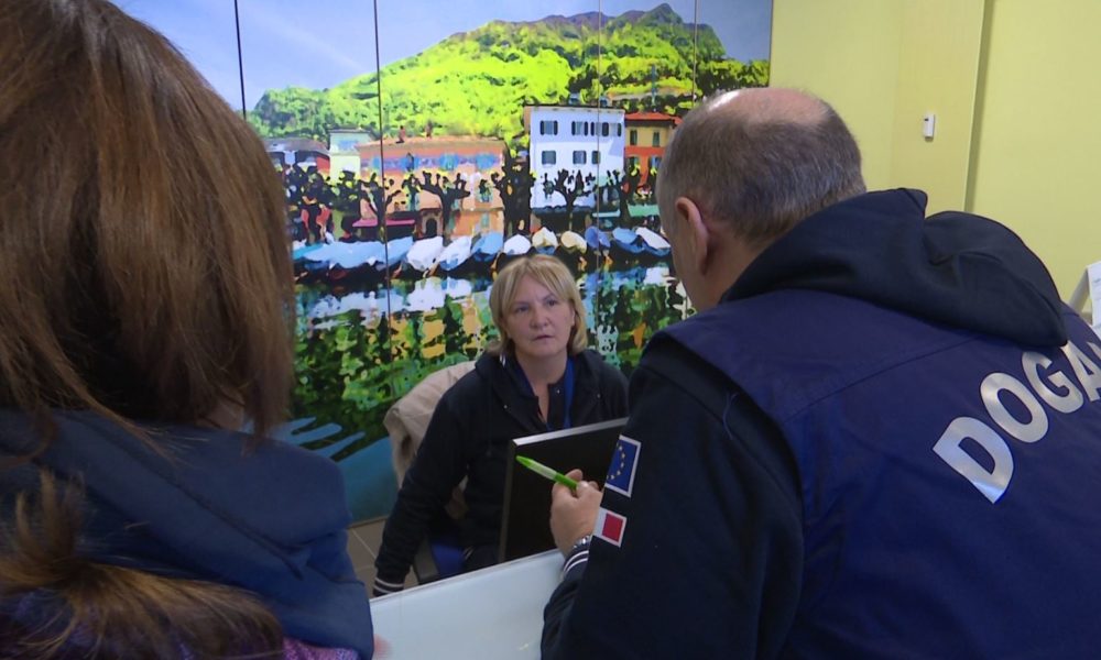 Campione, la quotidianità con la nuova dogana. Pignanelli: “Ottima collaborazione con la Svizzera”