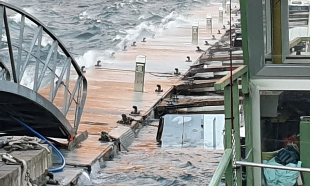 Raffiche fino a 100 chilometri orari, ingenti i danni