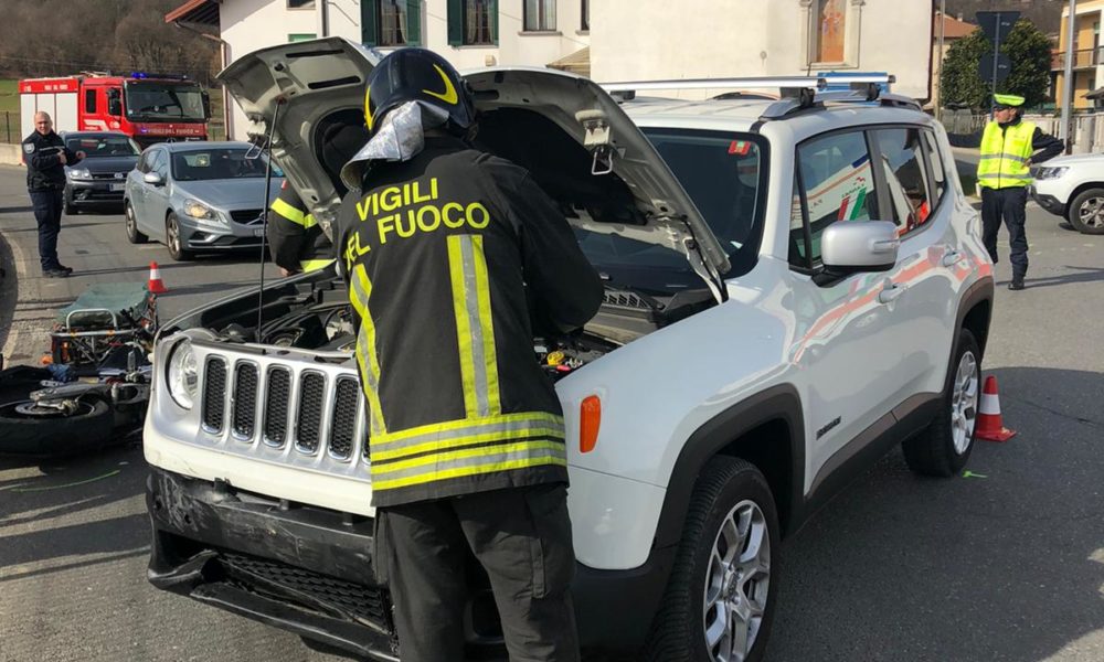 Uggiate Trevano, scontro tra auto e moto. Due feriti