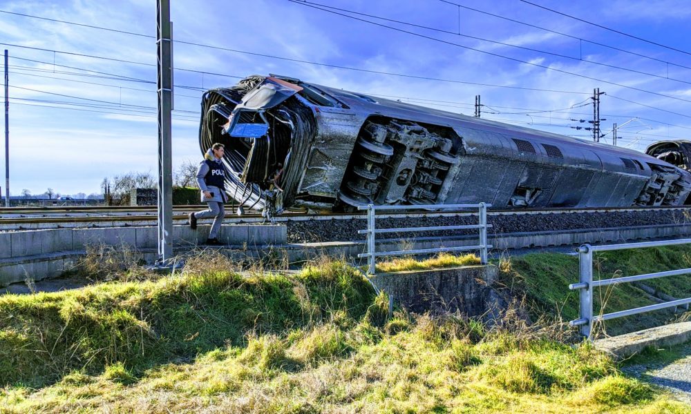 Treno deragliato, la Procura di Lodi: “Verifiche sull’attività di manutenzione”