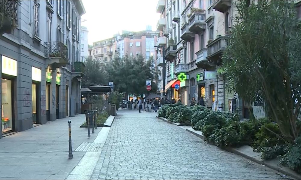 Coronavirus, Via Paolo Sarpi a Milano: negozi chiusi, economia in crisi
