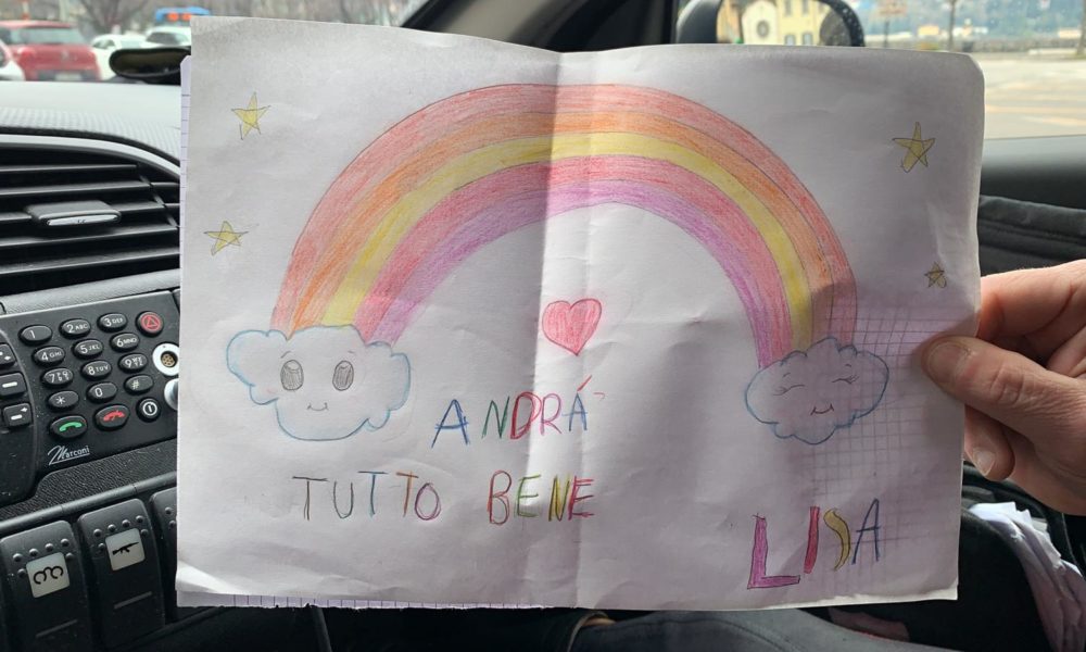 Il disegno di una bimba per i carabinieri di Como: “andrà tutto bene”