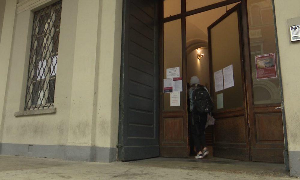 Scuole, uffici, biblioteca e musei, tra limitazioni e divieti tentativi di ripartenza