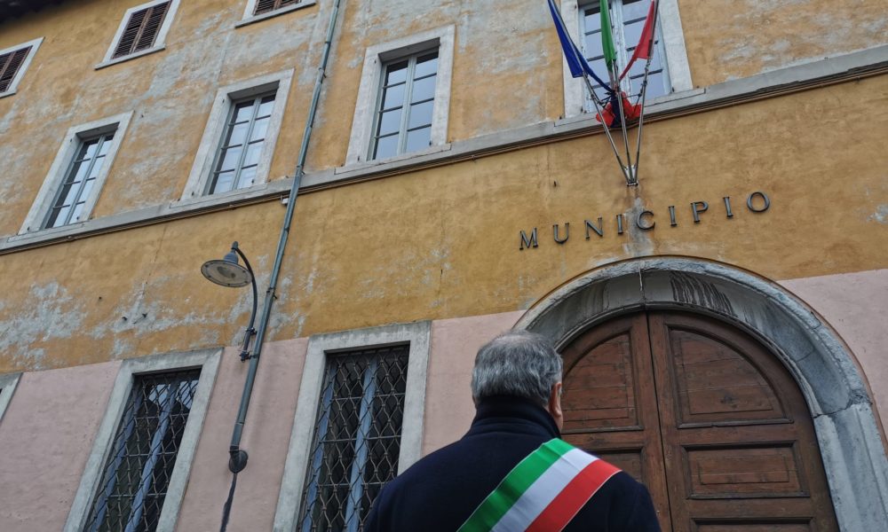 Il centrodestra punta su Molteni, Landriscina durissimo: “Non lo sosterrò”