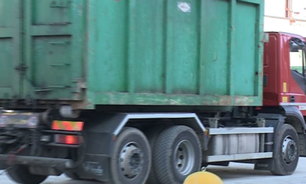 Addetti alla raccolta rifiuti, le organizzazioni sindacali chiedono tutele