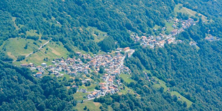 Interventi di asfaltatura in Val Cavargna