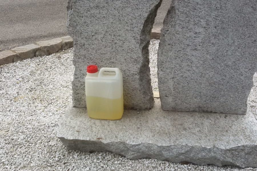 Turate, vandali danneggiano il Monumento per le vittime delle Foibe