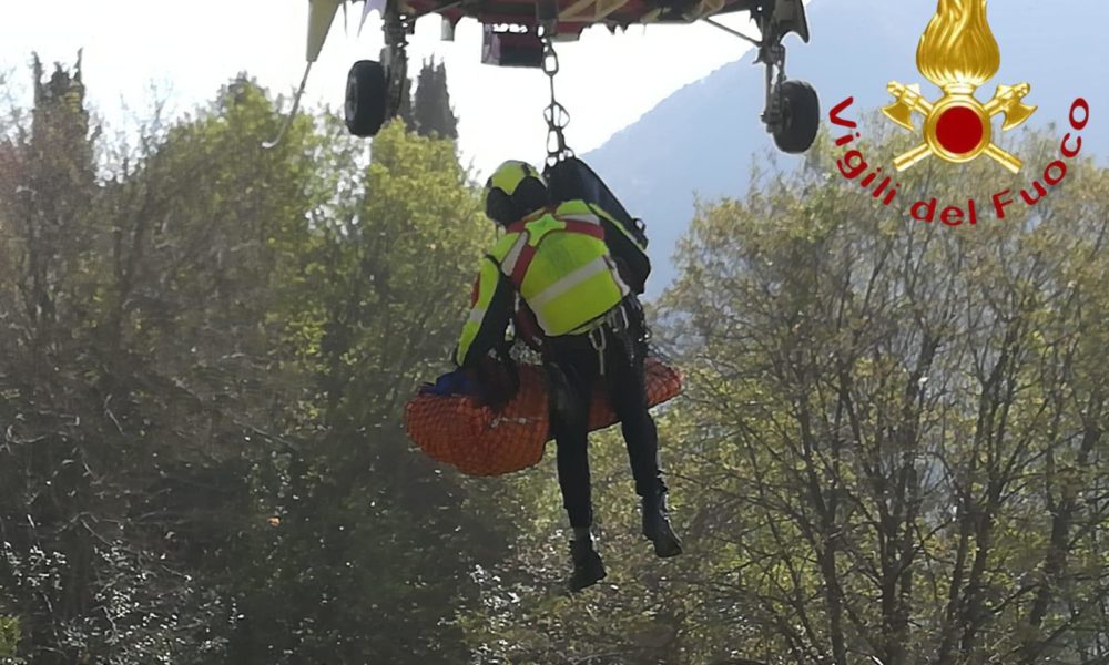 Cernobbio, cade durante un’escursione nei boschi, morta 50enne