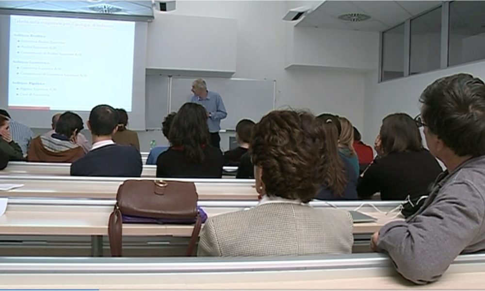 Distanze e lezioni in laboratorio: all’Università dell’Insubria studenti scaglionati