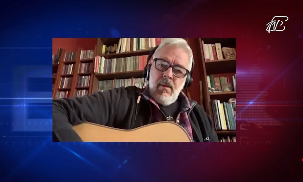 VIDEO – “Ciao Tullio”. Davide Van De Sfroos, l’omaggio in note al costruttore di barche Abbate