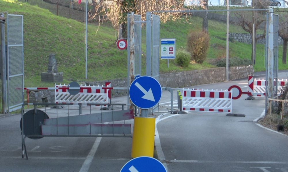 Ticino, valichi chiusi e disagi per i frontalieri. Pd e Lega: “Situazione insostenibile”