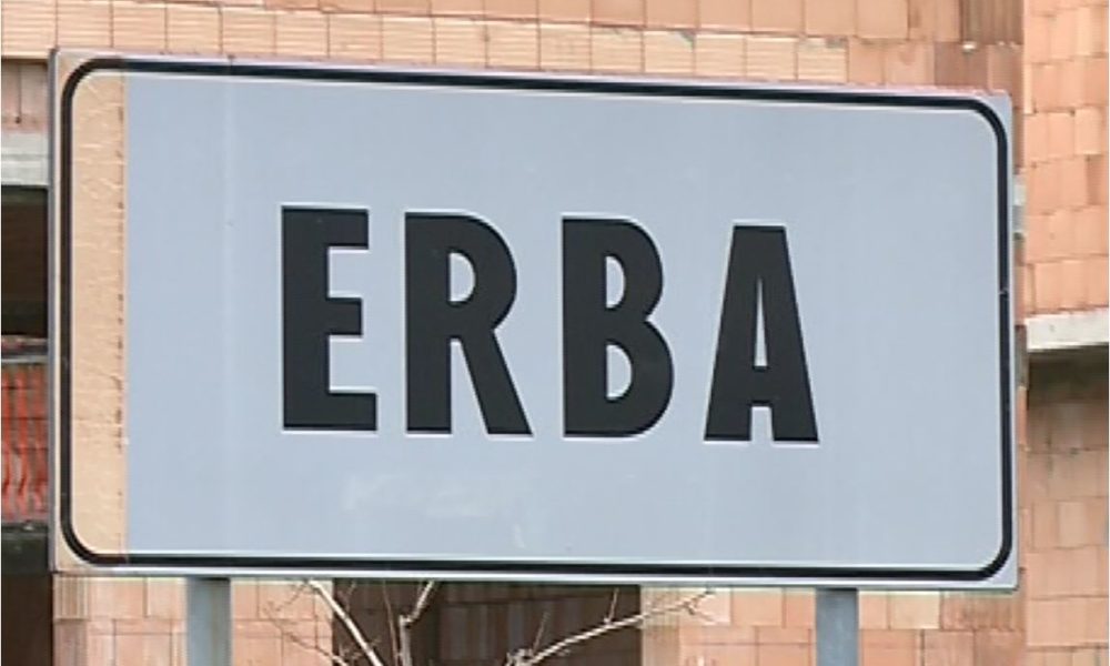 Rapina a Erba, giovane minacciato con un coltello