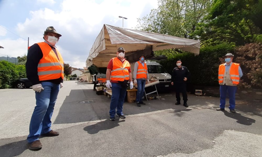 Albate, torna il mercato, oggi le bancarelle di generi alimentari