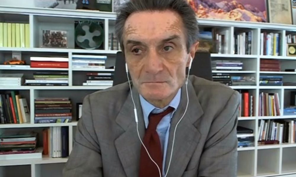 Spostamenti tra le regioni e vacanze, il presidente lombardo: “Dati incoraggianti in vista di giugno, ma serve responsabilità”
