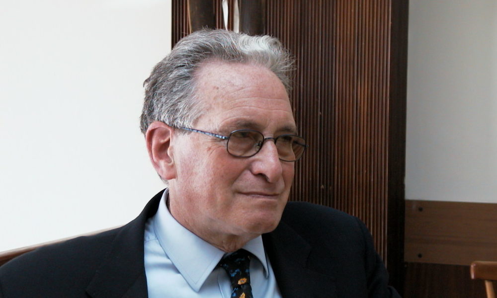 In via Perti una targa  per Luciano Forni