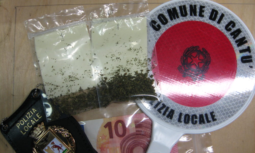 Cantù, agente fuori servizio scopre spacciatore. Denunciato un uomo di 36 anni