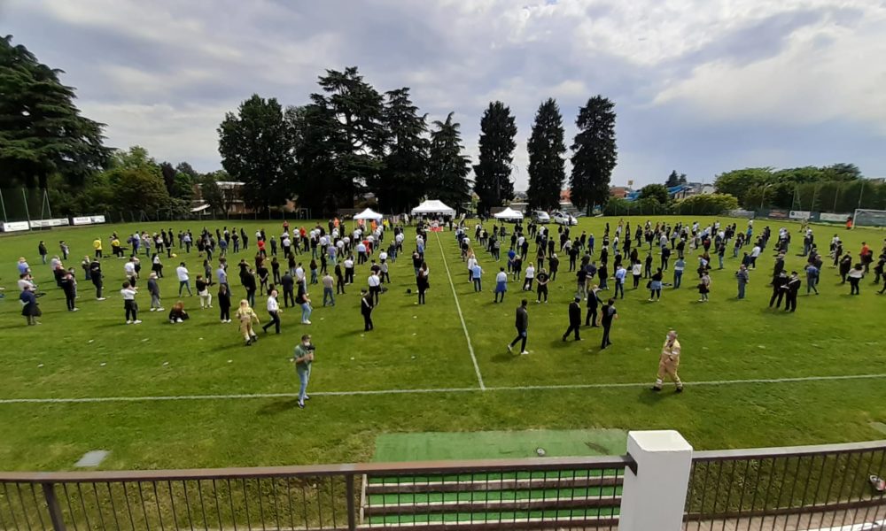 Un intero campo di calcio per l’addio ad Andrea Rinaldi