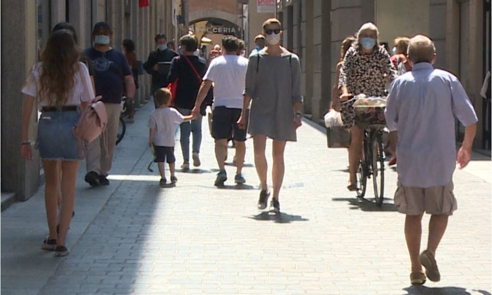 Como, Fase 2: città verso la normalità. Le vie si popolano, ma non mancano timori