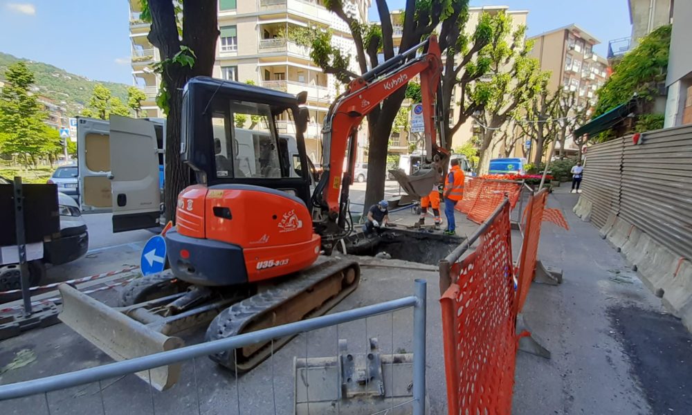 Via Leoni, guasto alla rete idrica, residenti senz’acqua