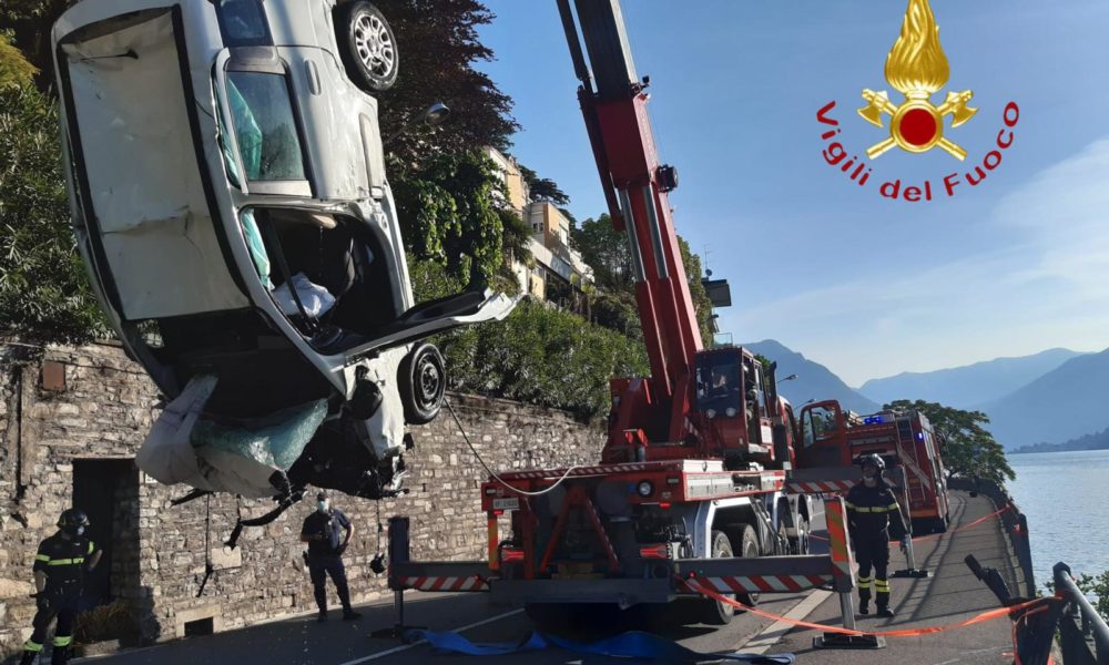Auto nel lago in via per Cernobbio, morta una ragazza, salvo il conducente