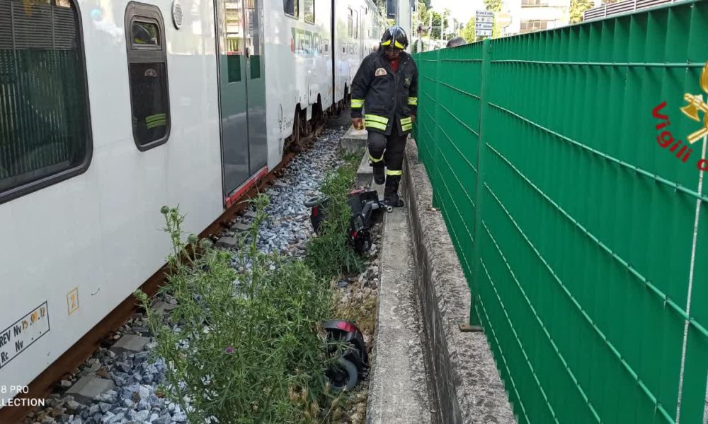 Mariano Comense, investita da un treno, donna in gravi condizioni