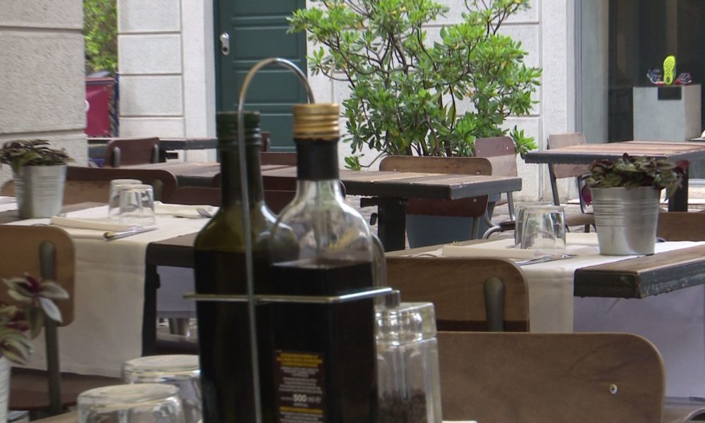 Ristorazione e commercio a Como, il limite della mascherina e la poca voglia di spendere