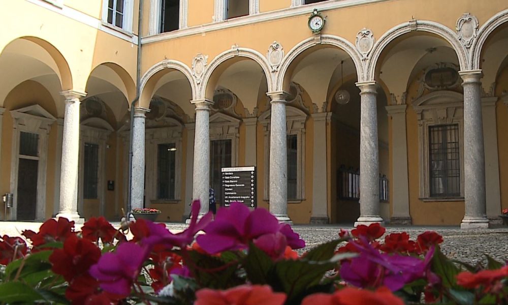 L’addio di Bella, la crisi politica e il possibile rientro in giunta di Forza Italia