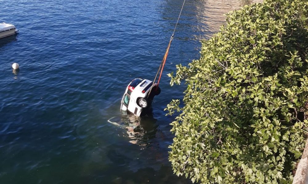 La serata a Como, il ritorno a casa, l’auto che precipita nel lago: muore ragazza 24enne, salvo il guidatore