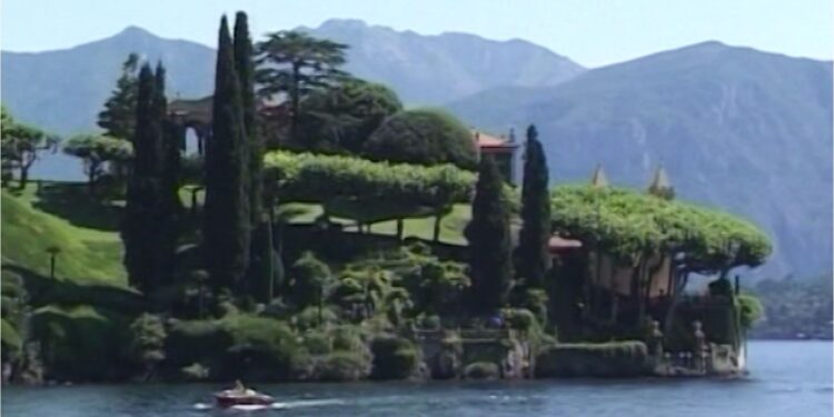 Una lussuosa villa sul lago di Como