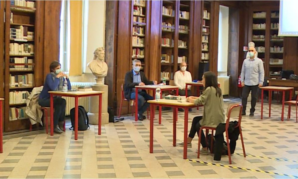 Esame di maturità, la “gioia di ritrovarsi”. Il preside del Volta: “Un test per il protocollo di sicurezza”