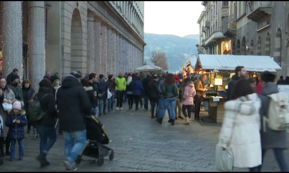 Mercatino di Natale a Como, torna il “metodo Rapinese”: i partecipanti devono essere in regola con le tasse