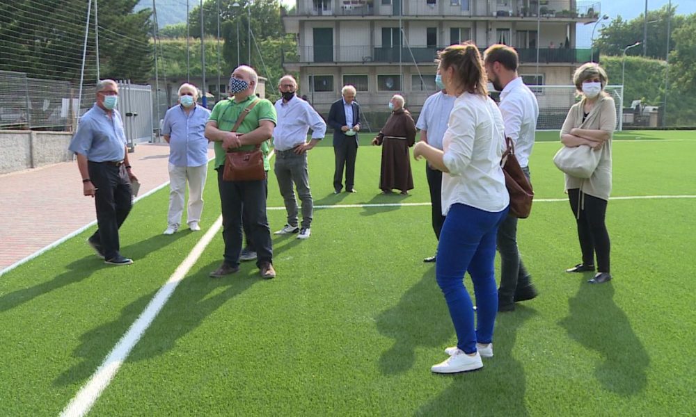 Via Valleggio, il campo dell’oratorio rimesso a nuovo si apre alla città