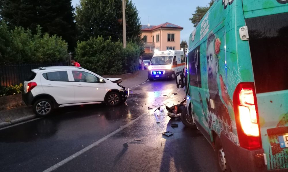 Montano Lucino, scontro tra un’auto e un furgone, un ferito