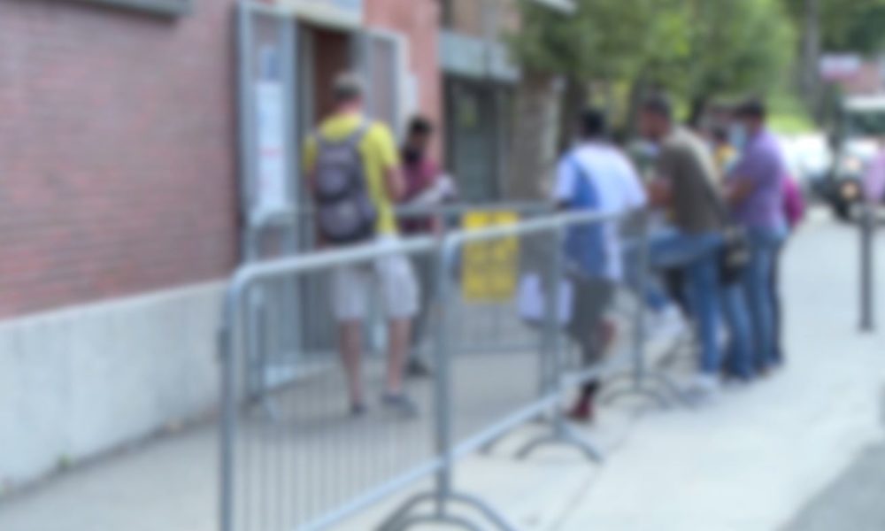 Code all’aperto davanti alla questura, Luigino Nessi: “Serve un intervento”