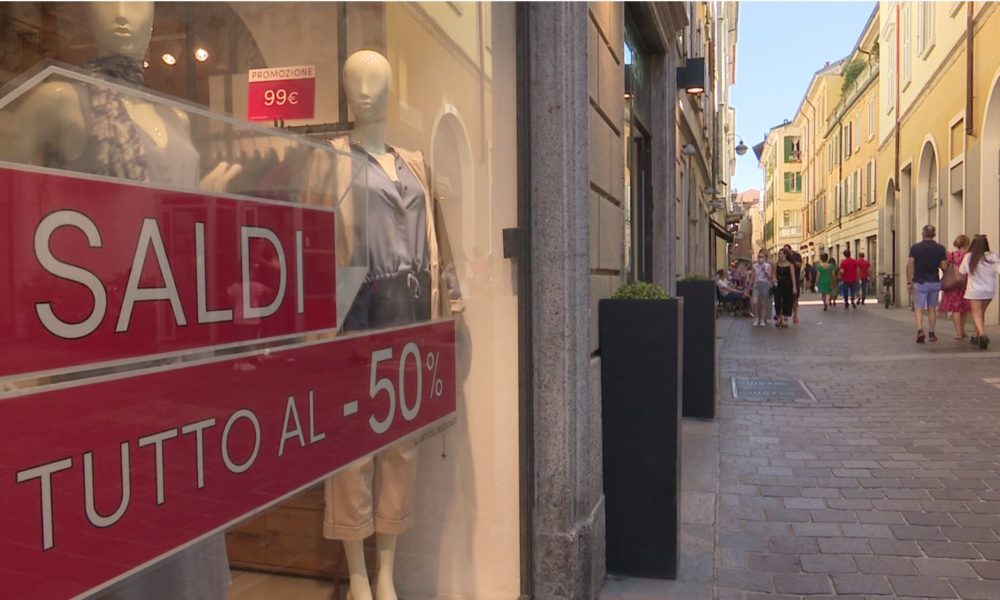 Primo giorno di saldi estivi, Cassina (Federmoda): “Si sta correndo ai ripari”